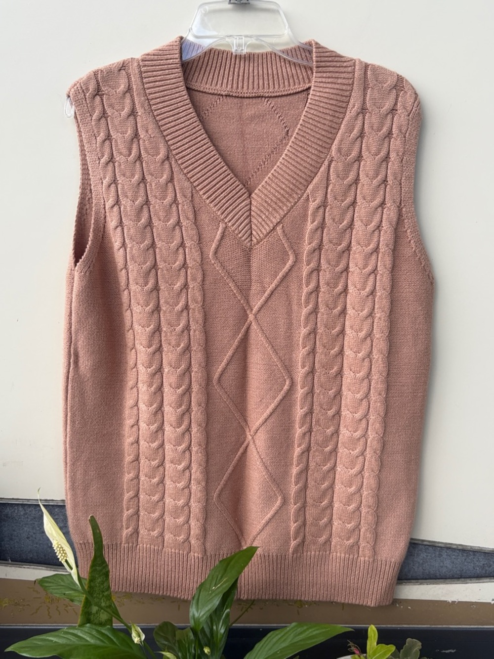 Cable Knit V-Neck Sleeveless Sweater Vest - Dusty Rose